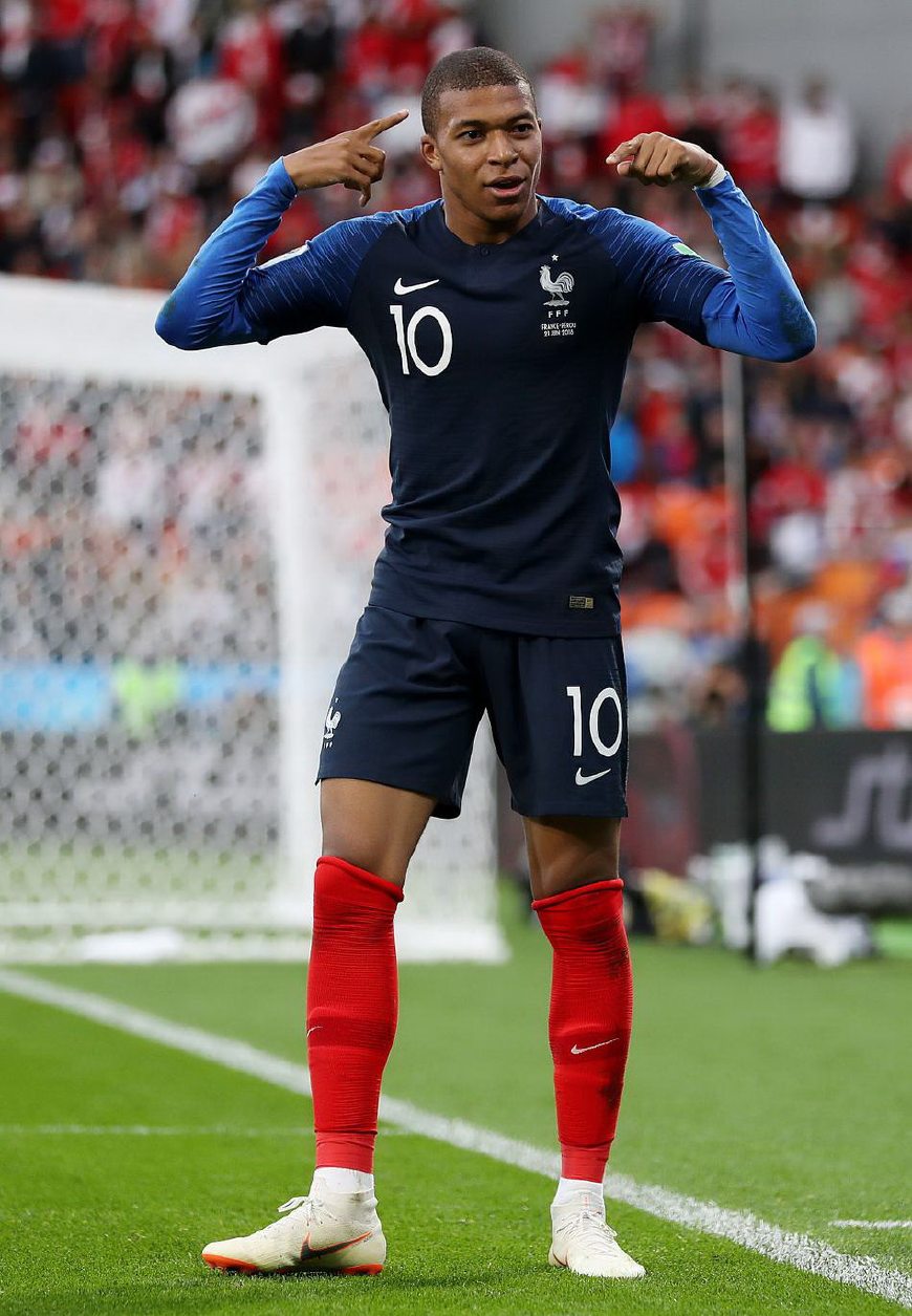 意媒：多队盯国米17岁中卫布雷达，国米看好球员天赋无意放人（意媒：多队关注国米17岁中卫布雷达，蓝黑军团看重天赋无意放行）