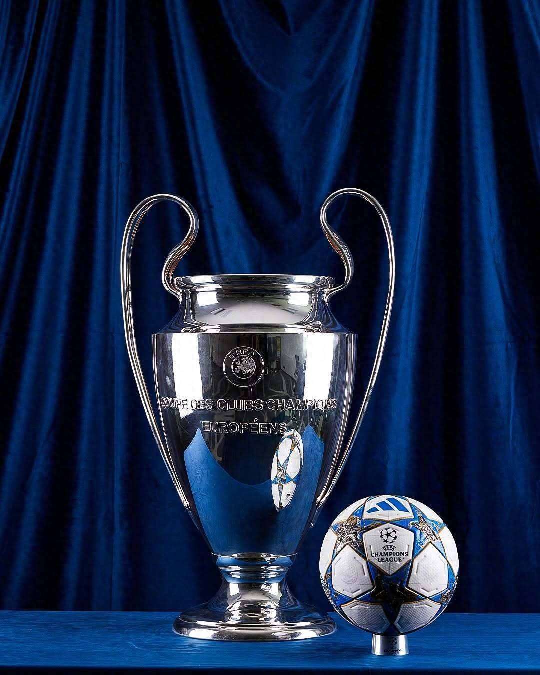 雅虎：有消息称一家中国俱乐部向拉斐尔开出很丰厚的合同报价（雅虎：传中国俱乐部向拉斐尔奉上高薪合同报价）