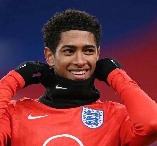 青少年海外交流新探索，“犀旺”小将赴欧塞尔开启留洋旅程（青少年国际交流新篇章，“犀旺”小将远赴欧塞尔踏上留洋之旅）