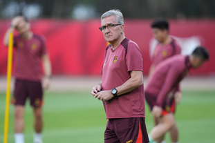 跟队：米兰双雄在为新球场找命名商，目标带来每年超2000万欧收入（记者：米兰双雄为新球场招募冠名商，年收入目标超过2000万欧元）