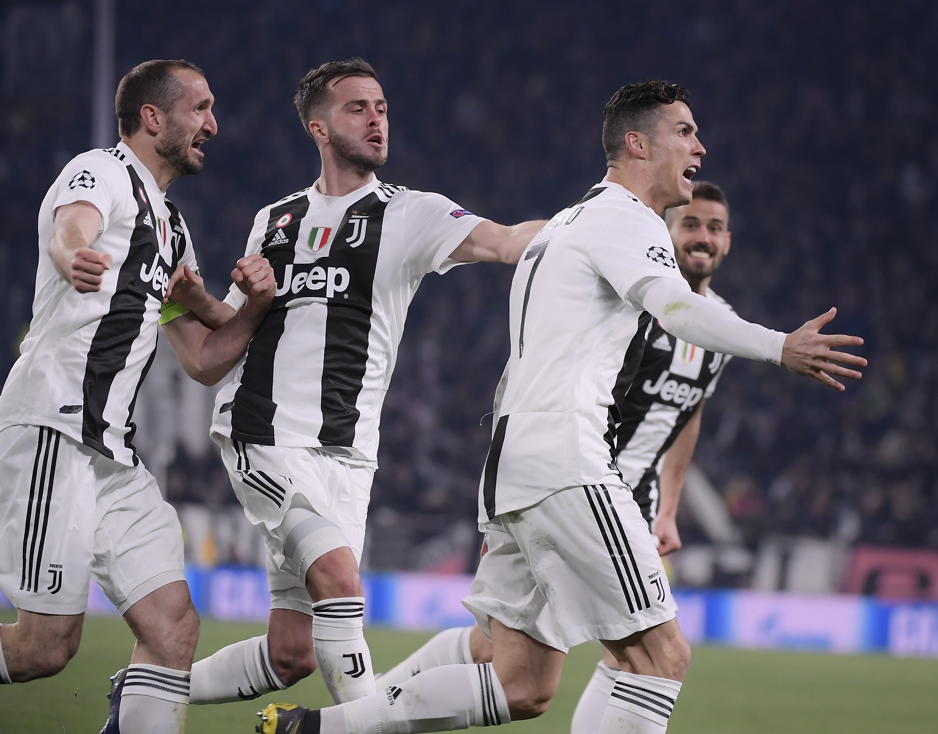 梅里诺玩二选一：佩德里＞维蒂尼亚、厄德高、罗德里（梅里诺做出选择：佩德里力压维蒂尼亚、厄德高与罗德里）