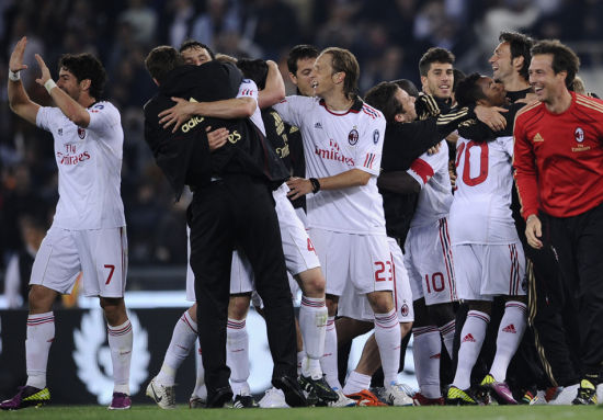 传奇！老将阿斯帕斯西甲400场里程碑之夜送助攻斩皇马（阿斯帕斯西甲第400场里程碑之夜送助攻，助队斩皇马）