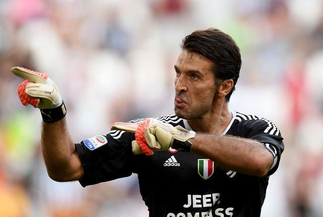 欧冠比赛战术分析：尤文图斯防守策略,（欧冠战术解析：尤文图斯的防守体系）